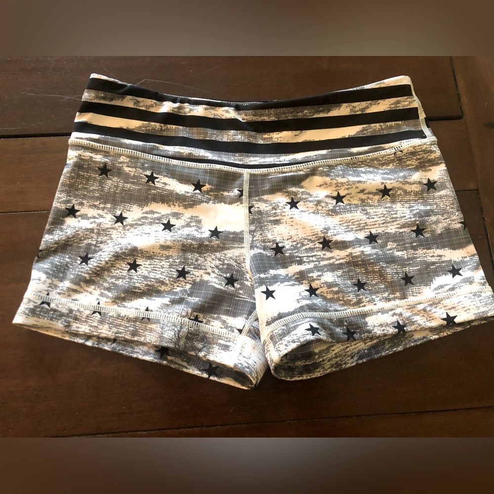IAB MFG no ride shorts. Grey and white Stars and Stripes. Size 6 Small